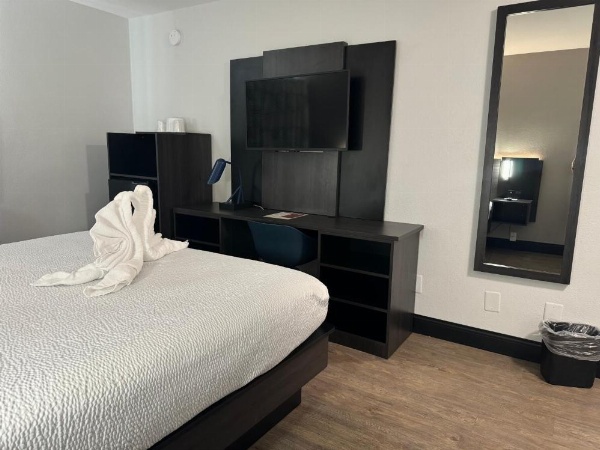 Motel 6 Hollywood image 14