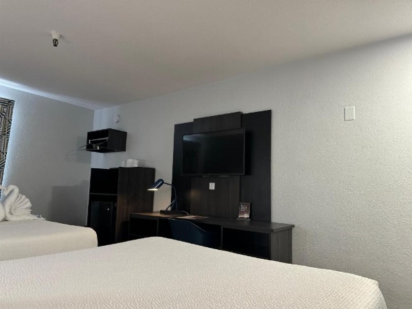 Motel 6 Hollywood image 15