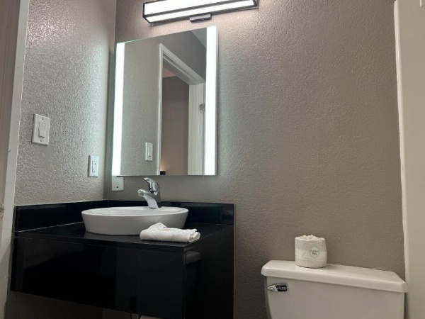 Motel 6 Hollywood image 24