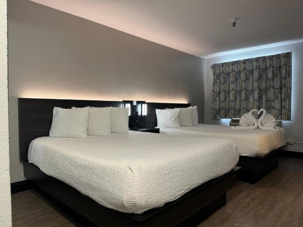 Motel 6 Hollywood image 25