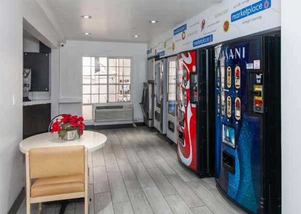 Motel 6 Hollywood image 29