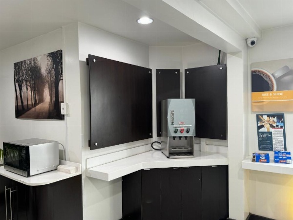 Motel 6 Hollywood image 34