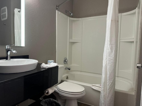 Motel 6 Hollywood image 8